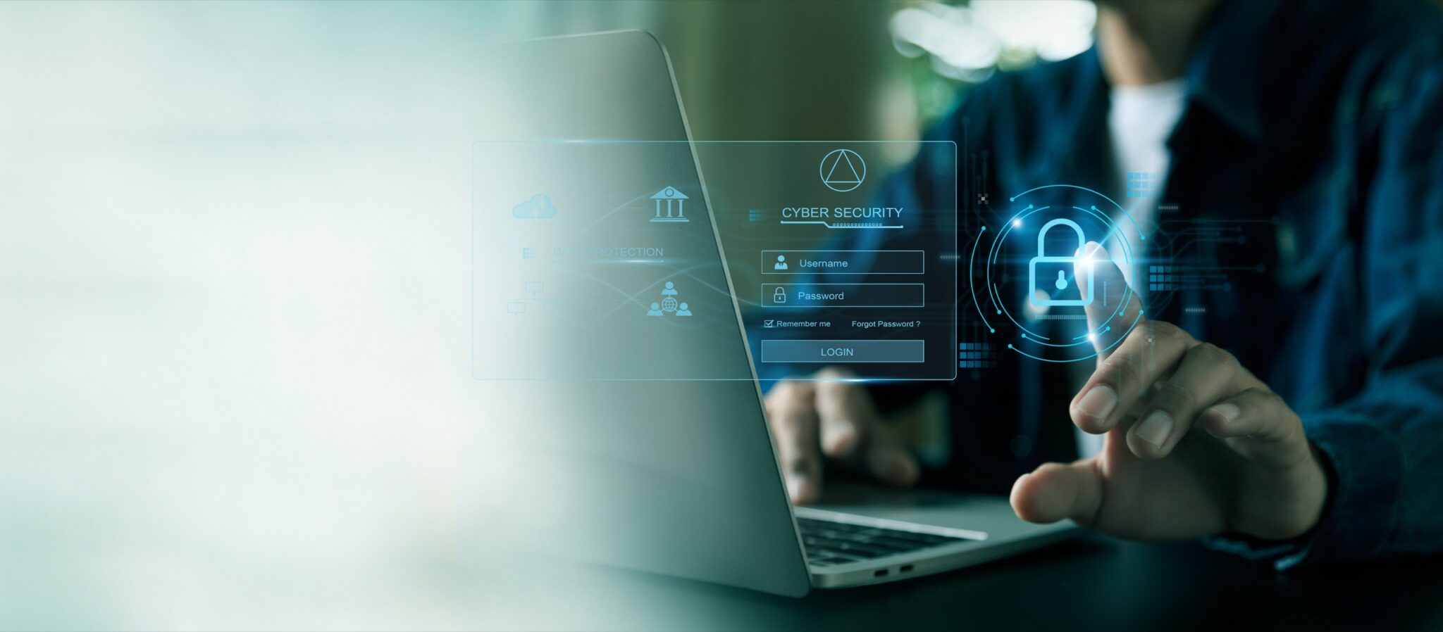 Hand am Laptop mit Schloss-Symbol, Datensicherheit